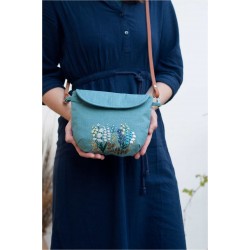 SKLADEM TALLO DARK BLUE (lněná, ruční výšivka)